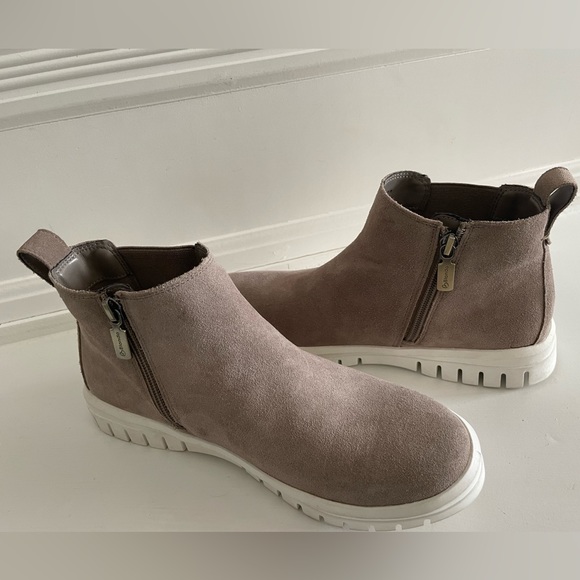 Blondo - Florette Waterproof Bootie - Picture 2 of 7